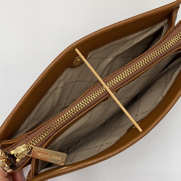 MICHAEL KORS LARGE PEBBLED leather TRIPLE XBODY BAG LUGGAGE COLOR - Picture 8 of 16